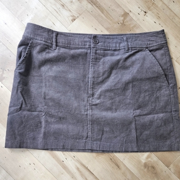 ASOS corduroy mini skirt - Picture 2 of 7